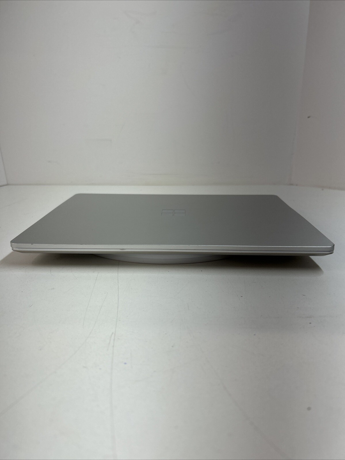 Microsoft Surface Go 1943 12.4″ Intel Core i5-1035G1 1.0GHz 8GB RAM 128GB Win11P
