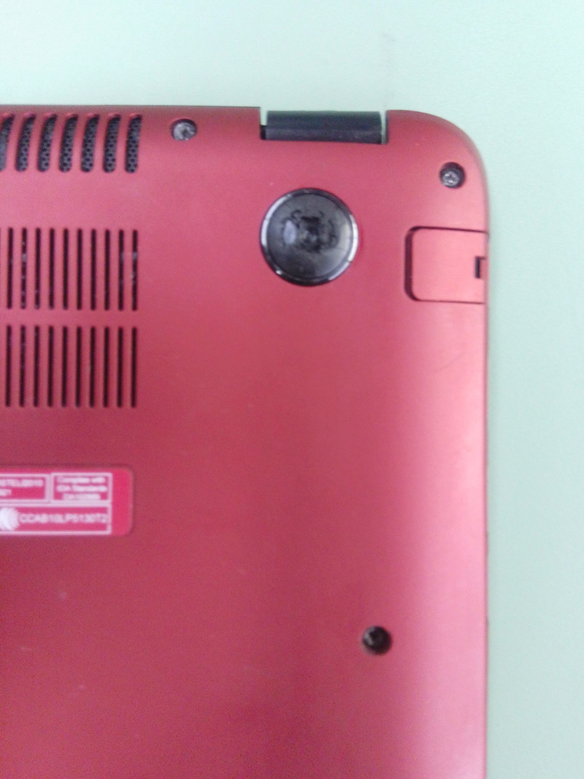 HP ENVY SLEEKBOOK 6, AMD A6 @ 2.1 GHz ,4GB, 500GB HDD, Beats Audio, Red