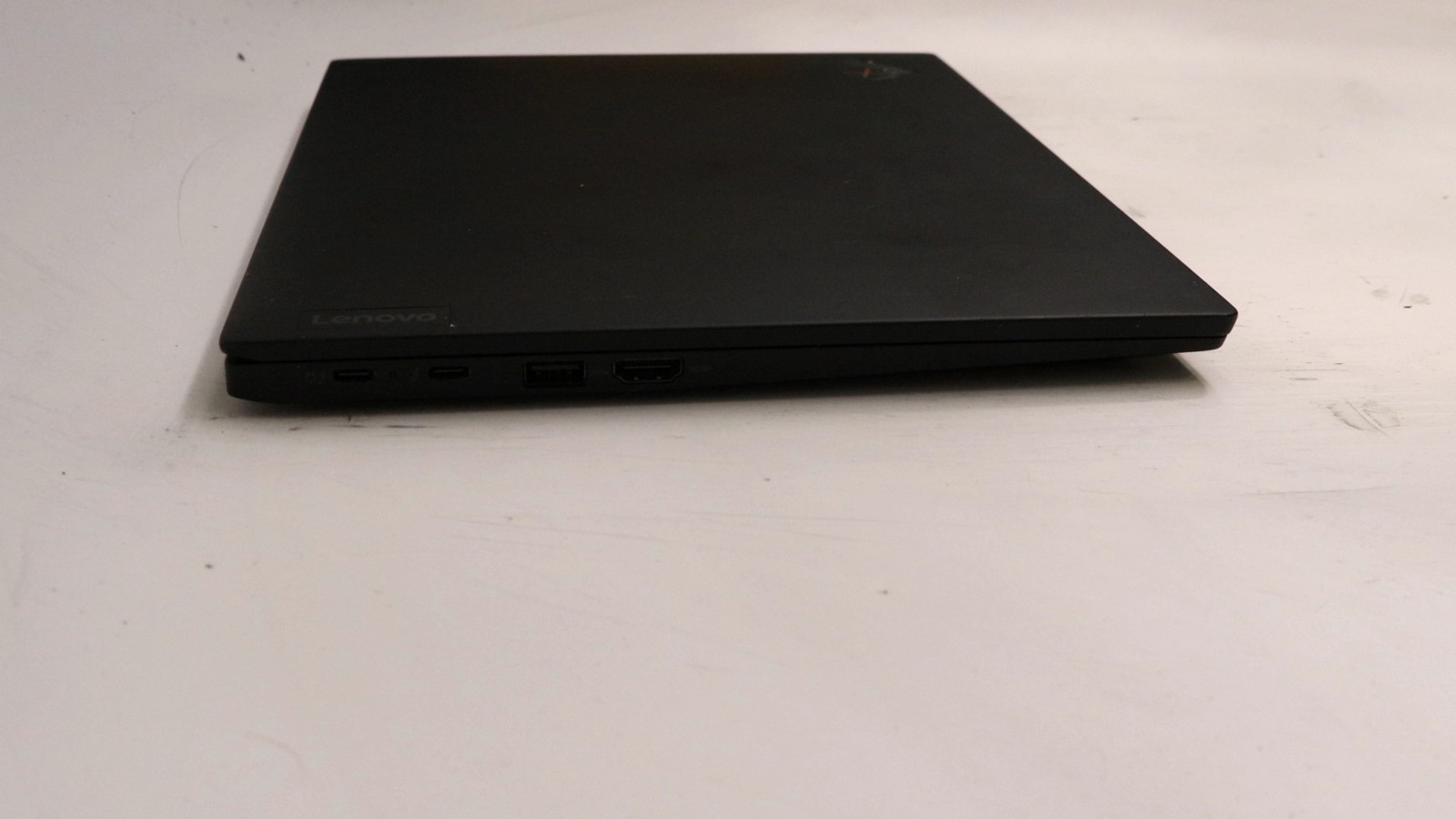 Lenovo ThinkPad X1 Carbon Gen 11 14″ i7-1365u 32GB 512GB – Very Good