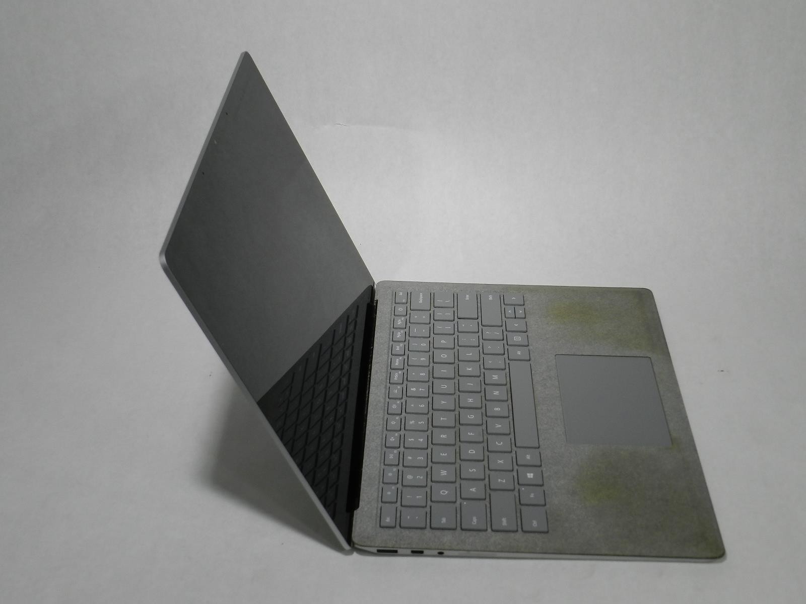 MICROSOFT SURFACE LAPTOP 2 | i5-8250U | 128GB SSD | 8GB | BH: 89% | w/ Dock 1