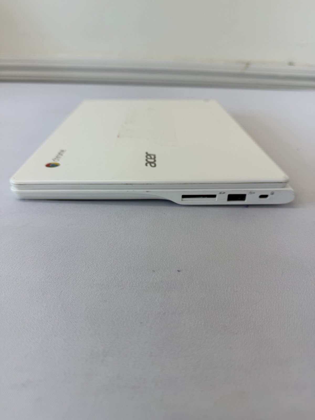 Acer Chromebook C720P-2600 Laptop – Intel Celeron 2955U – 2GB RAM – 32 GB SSD