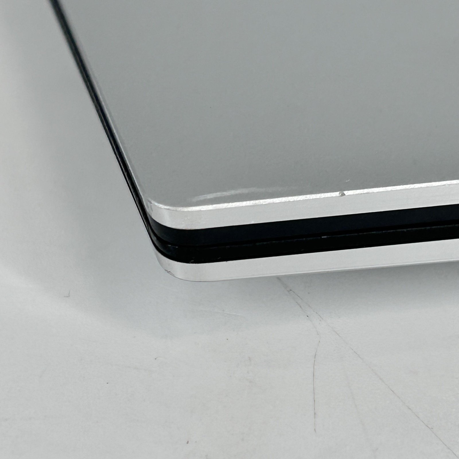 Dell XPS 17 9700 Silver FHD+ i5-10300H 2.50GHz 16GB RAM 1TB SSD Good