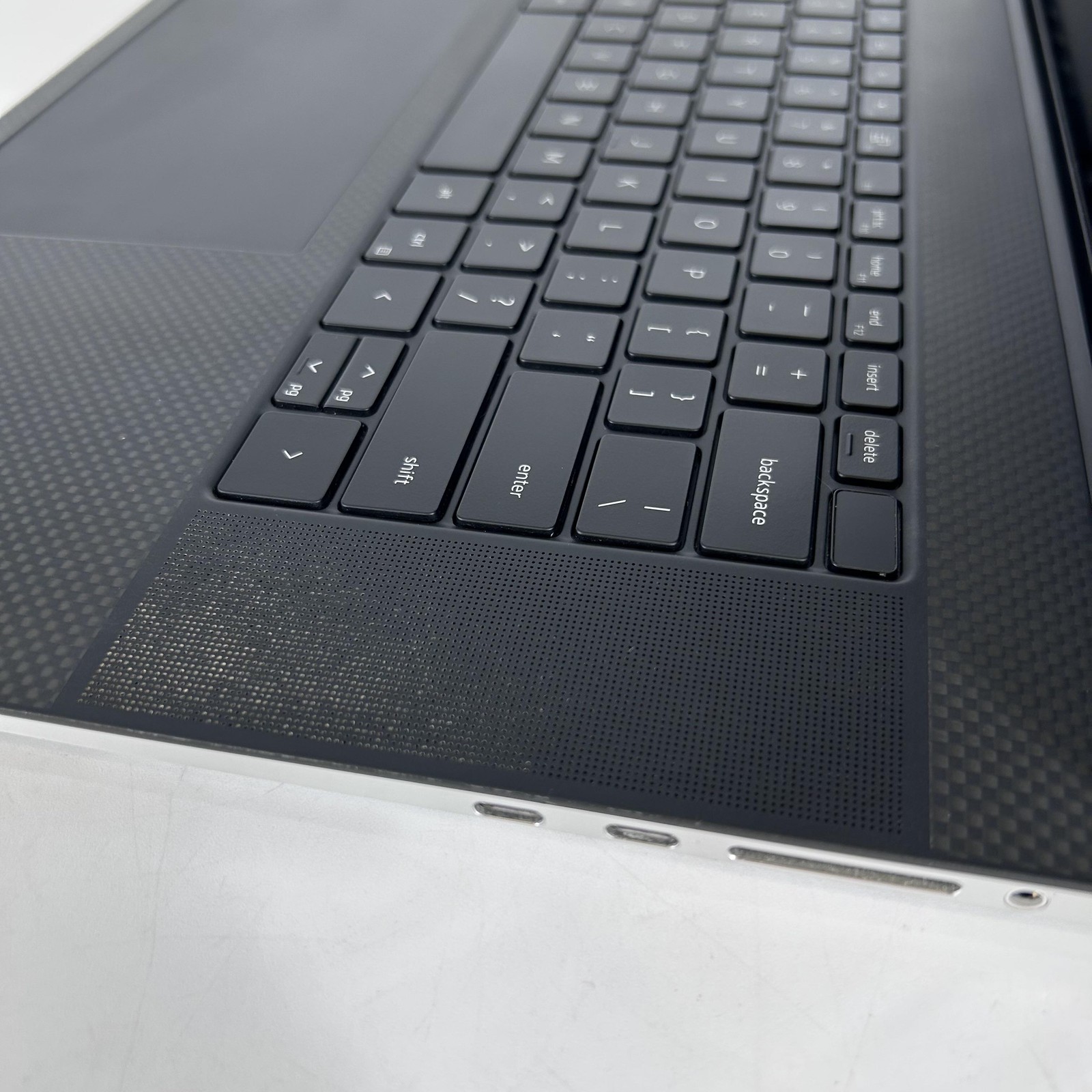 Dell XPS 17 9700 Silver FHD+ i5-10300H 2.50GHz 16GB RAM 1TB SSD Good