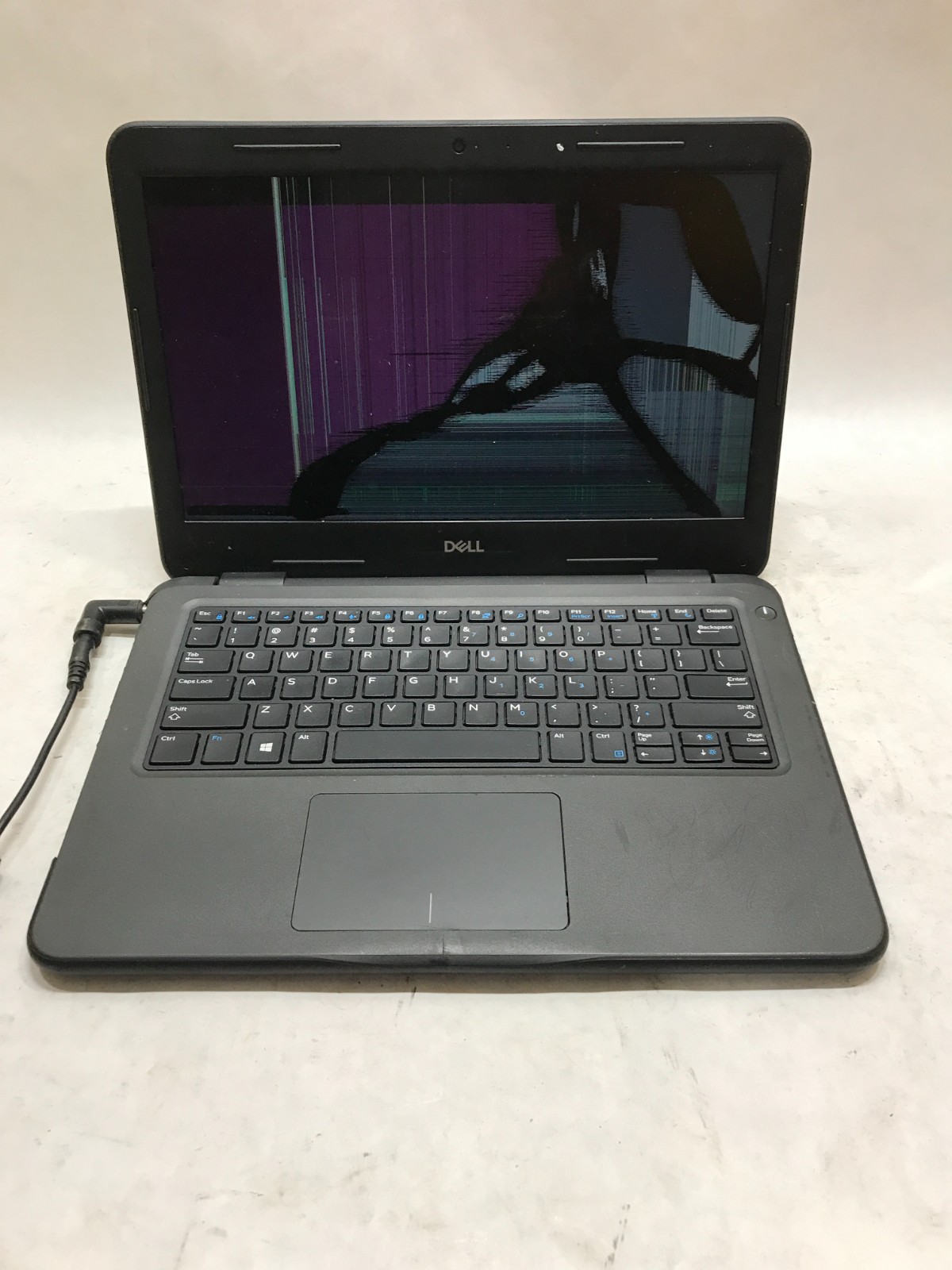 Dell Latitude 3310 13″ Intel Core i5 NO RAM NO HDD/OS For Parts CRACKED LCD – DW