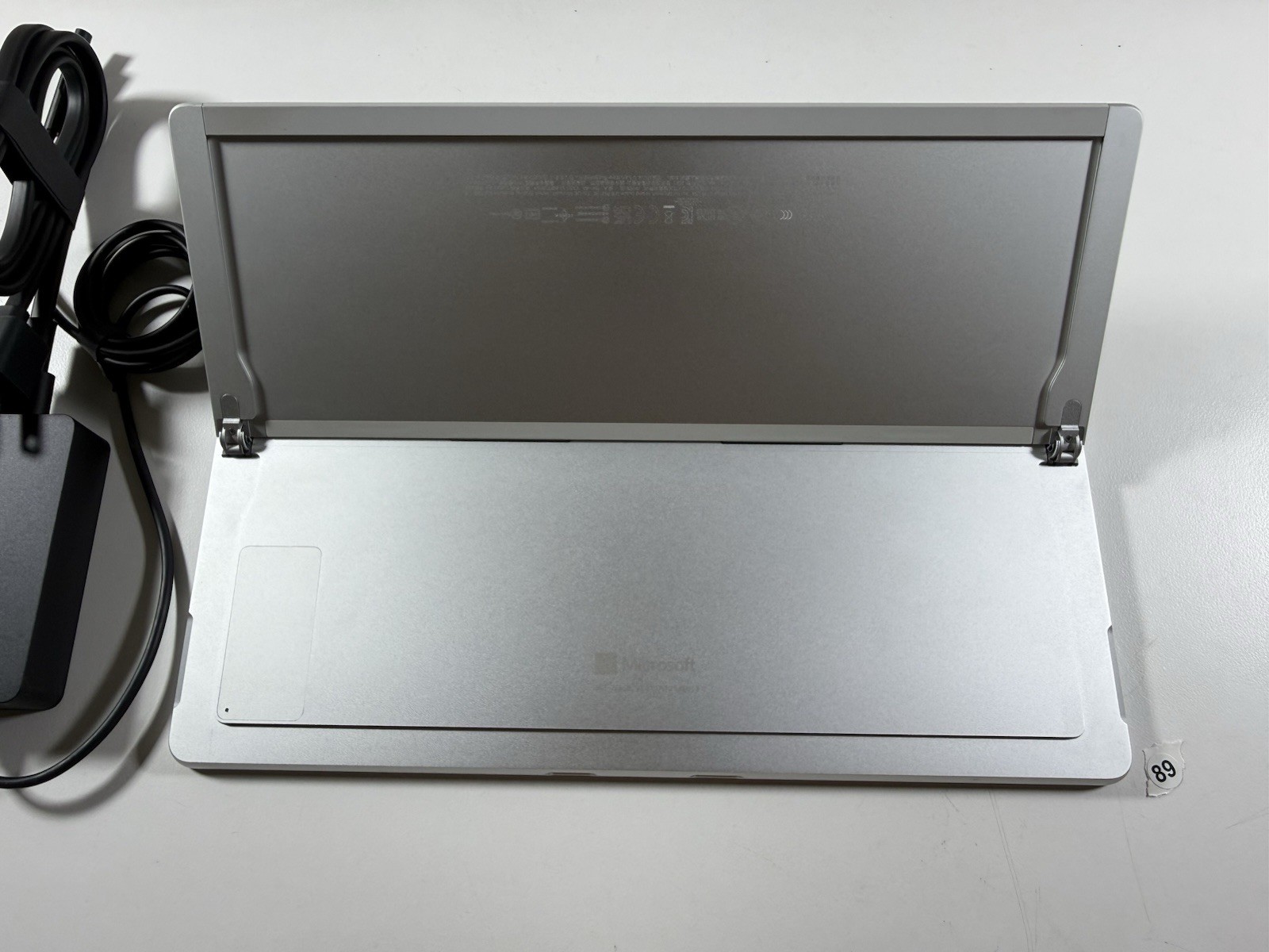 Microsoft Surface Pro 8 (1982) i5-1145G7 – 16GB RAM – 256GB 120Hz – Win 11 Pro