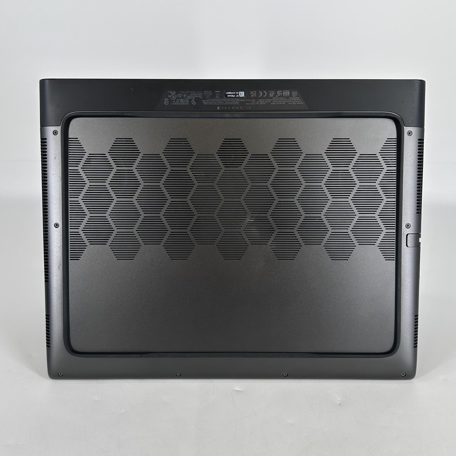 Dell Alienware M16 R1 240Hz QHD+ 2.2 GHz i9-13900HX 64GB 2TB SSD NVIDIA RTX 4090