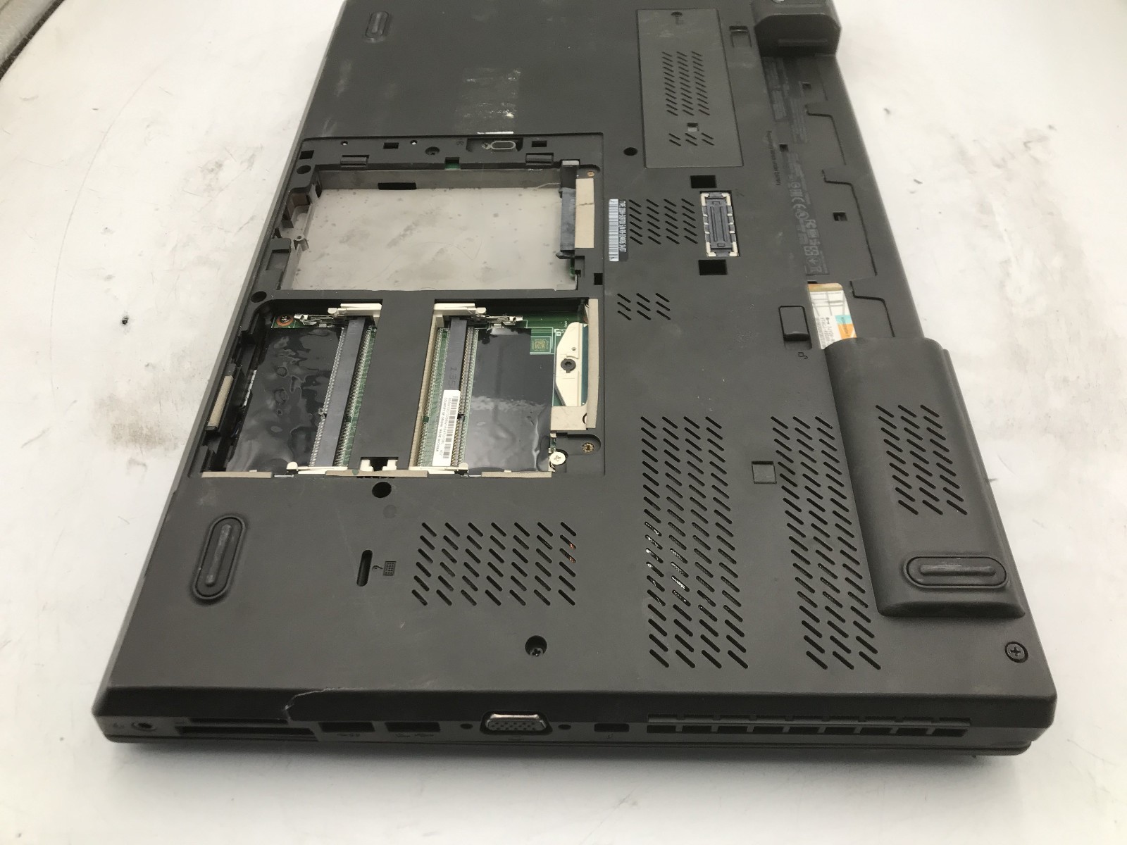 LENOVO THINKPAD W540 – FOR PARTS/BAD LCD – INTEL I7 4TH GEN – NO RAM – READ – BB
