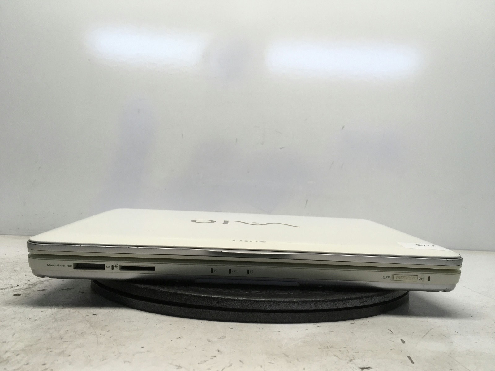 Sony Vaio VGN-CS320J Intel Core 2 Duo Processor T6500 2.1GHz 2 GB NO HDD