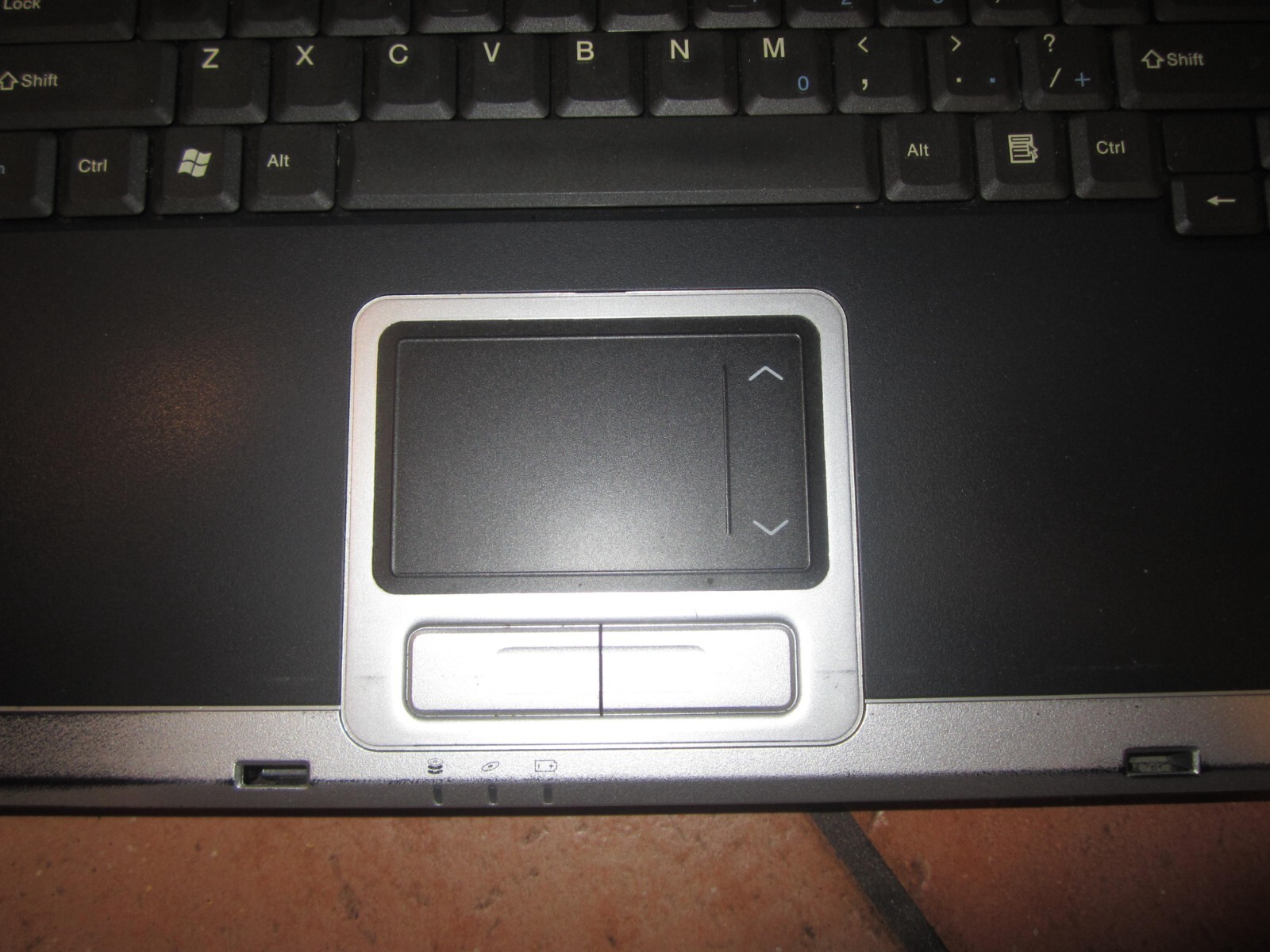 QCI QCOM CS10 KN1 Laptop 2GBRAM NoHD Boots to BIOS SCREEN INTACT NoCORD – PARTS