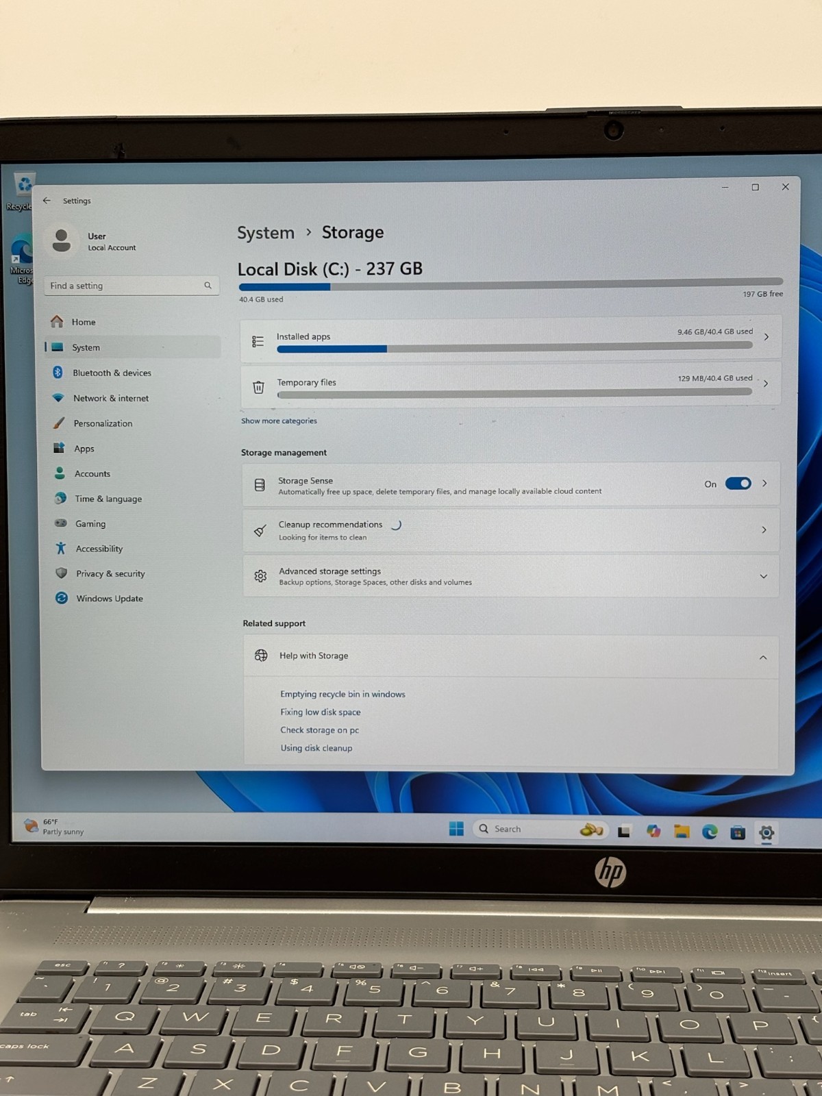 HP Laptop 17-cn2983dx 17.3″ 256 GB SSD 8 GB RAM i3-1215U Windows 11 Home