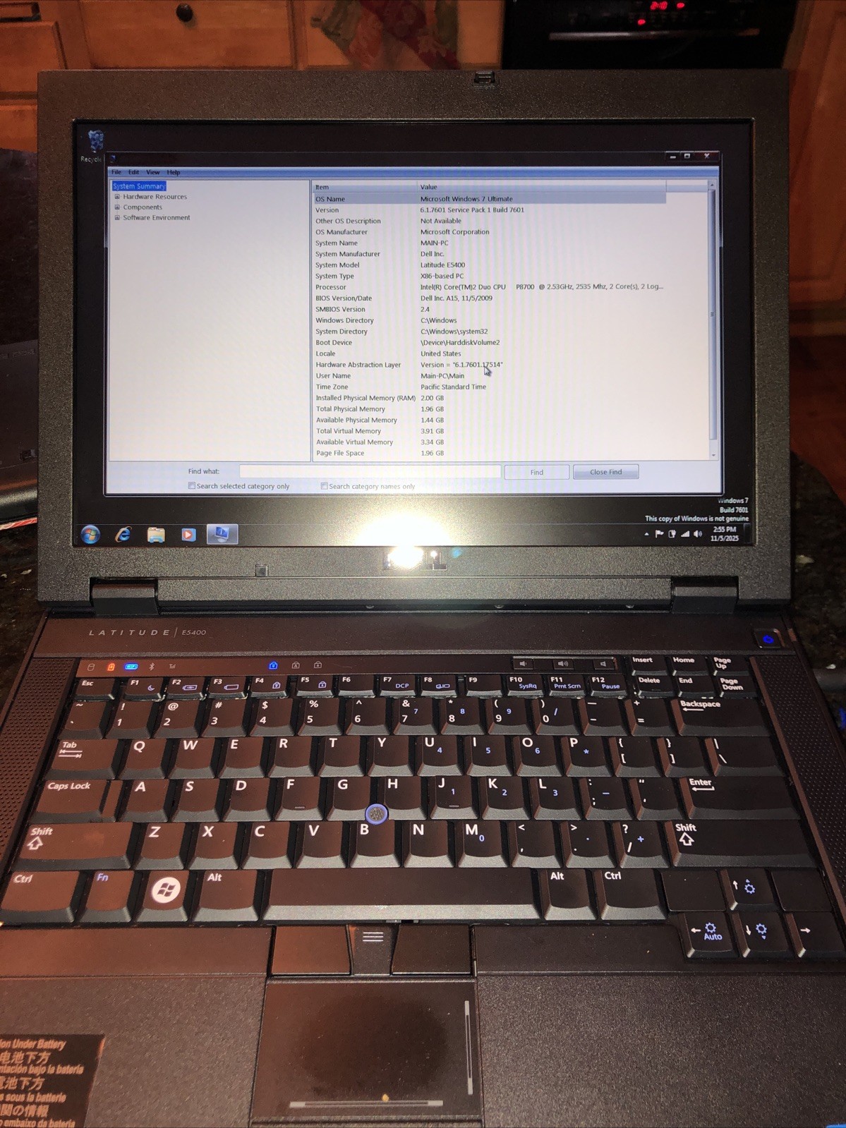 Dell Latitude E5400 Laptop Core 2 Duo CPU P8700 2.53GHz 2 GB RAM Tarsus Case