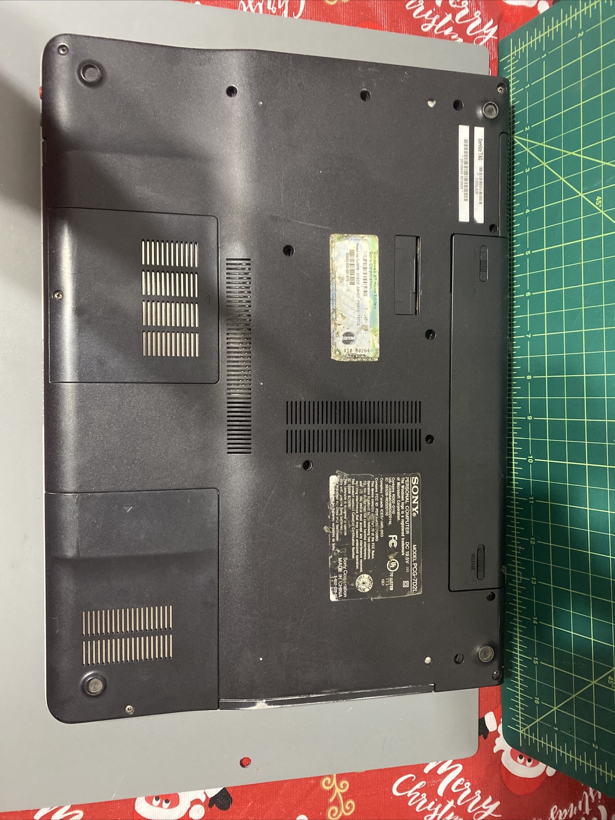 Sony Vaio VGN-FS740/W PCG-7D2L Intel Centrino 2GB NO HDD – Prts/Repair Laptop