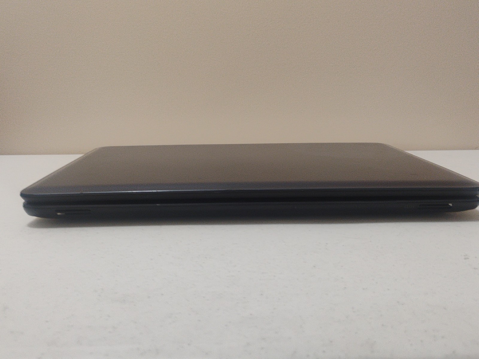 Asus VivoBook Model F513E &HP TPN-I106 Laptops. For Parts/Gold Recovery.