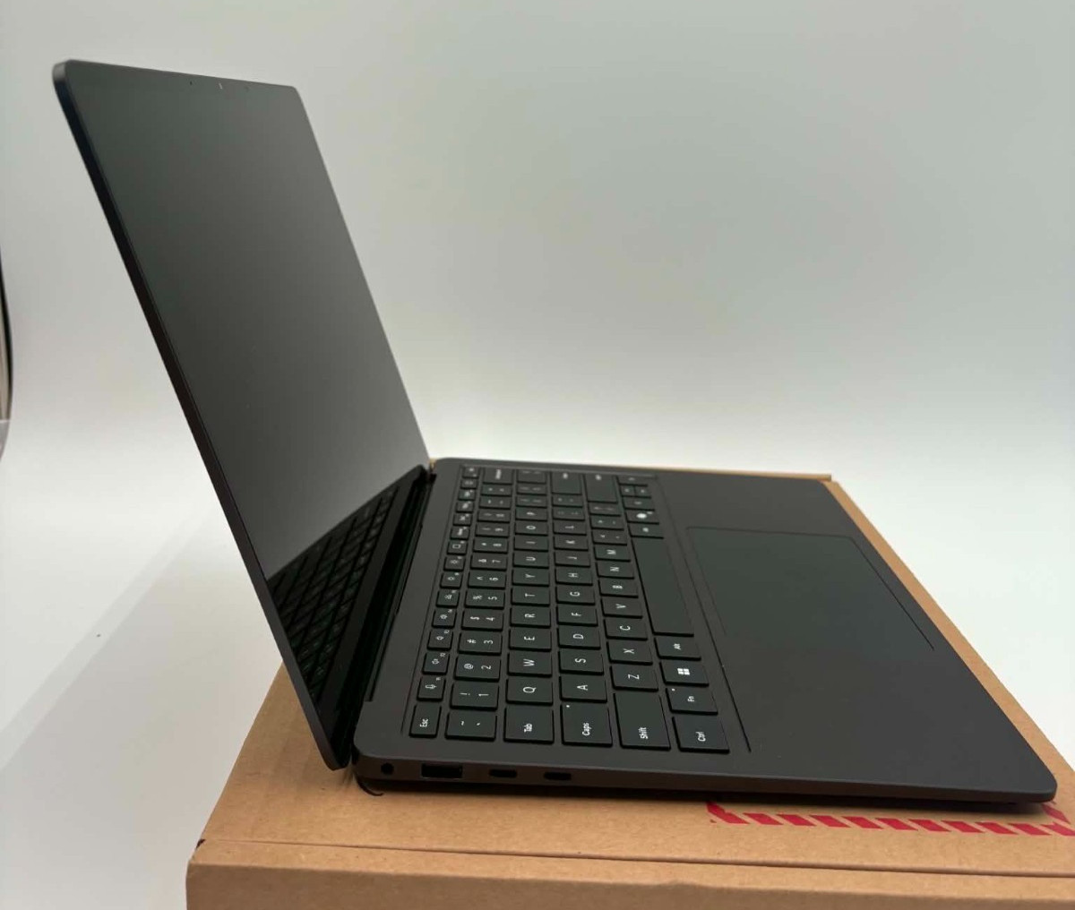 13.8″ Microsoft Surface Business Laptop 7th Ed – Intel Ultra 7 268V, 32GB, 256GB
