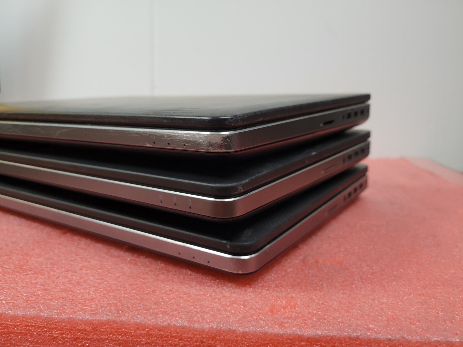 3x Dell Precision 7510/7520 15.6″ E3/i7 (BIOS) *No OS/HDD/RAM/AS IS* | C1061DS