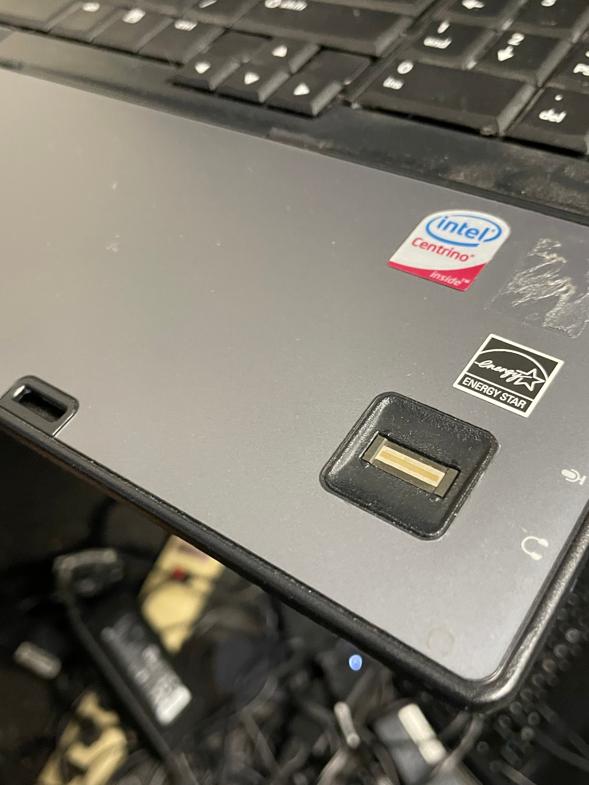 HP Compaq 8710P Core 2 Duo T8100 2100MHz 2 GB 320GB HDD XP Pro WXGA+ Nvidia GPU