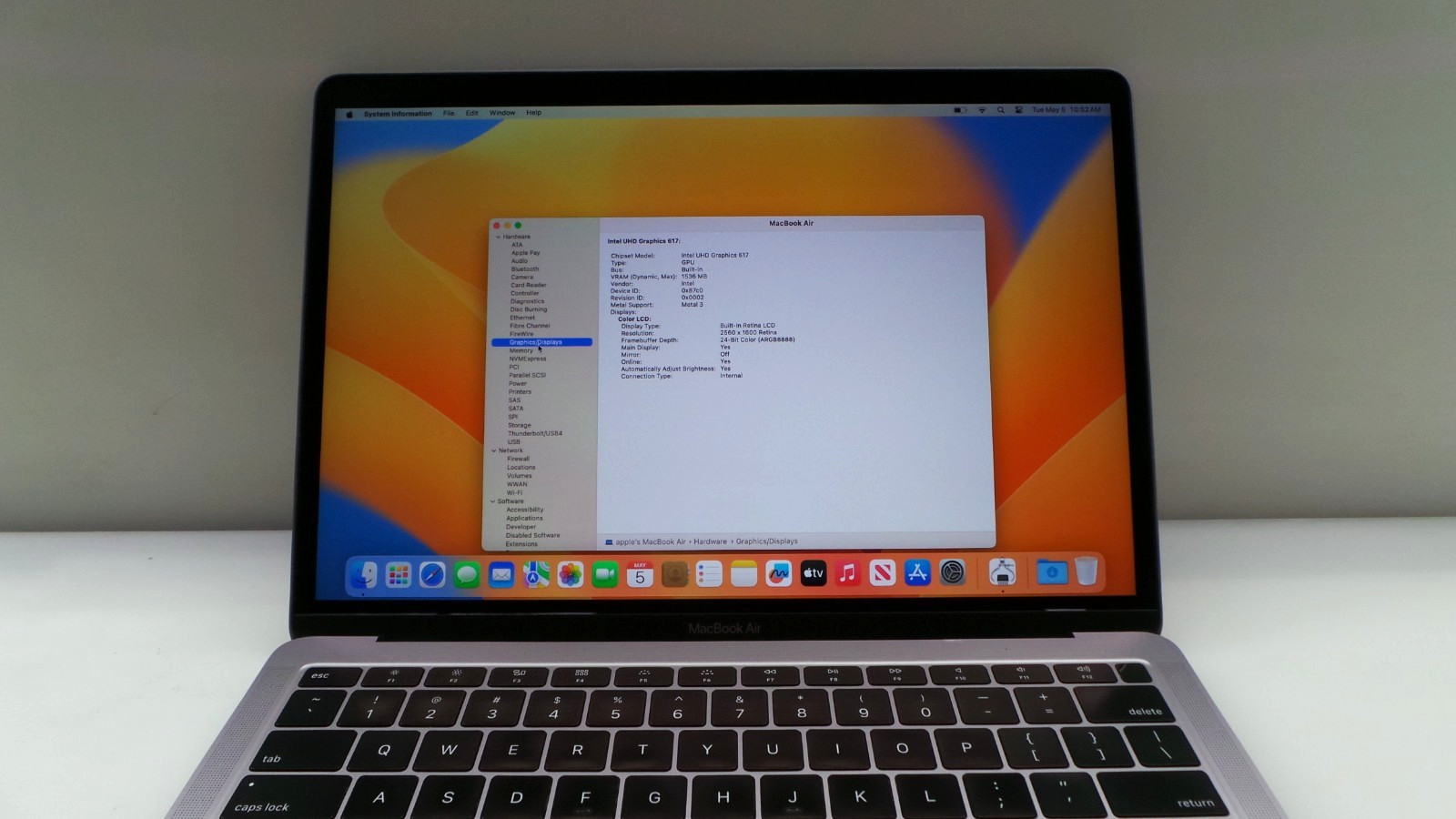 Apple A1932 MacBook Air 13″ 2018 i5-8210Y 1.6GHz 8GB RAM 128GB Cycle: 484 *READ*