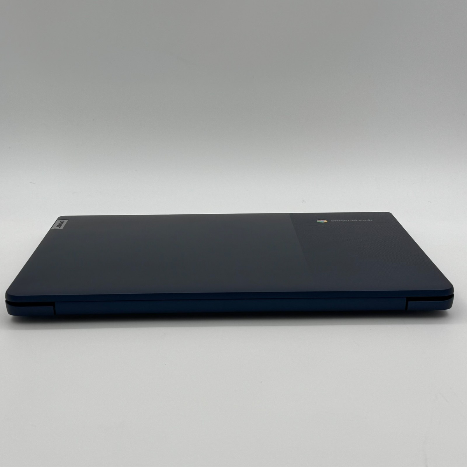 Lenovo IdeaPad Slim 3 Chromebook 14″ FHD MediaTek 8-Core 4GB 64GB Abyss Blue