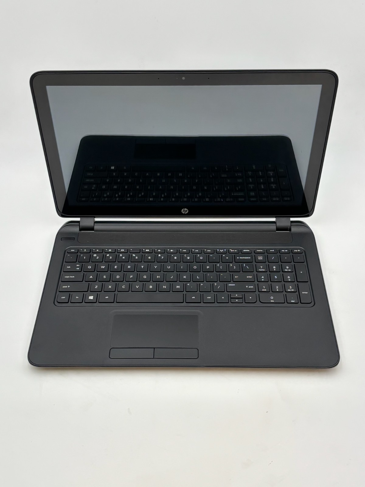 HP 15-f111dx Notebook PC 15.6″ 750 GB HDD 8 GB RAM A8-6410 APU Windows 10 Home
