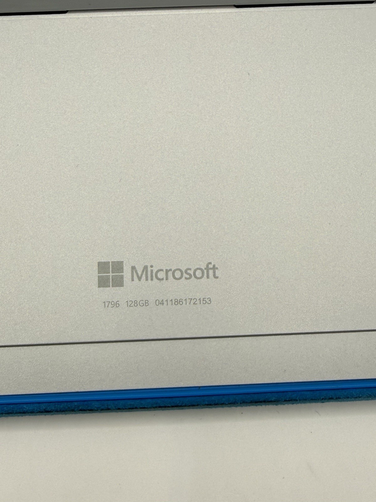 Microsoft Surface Pro 5 i5 4GB 128GB + Blue Type Cover