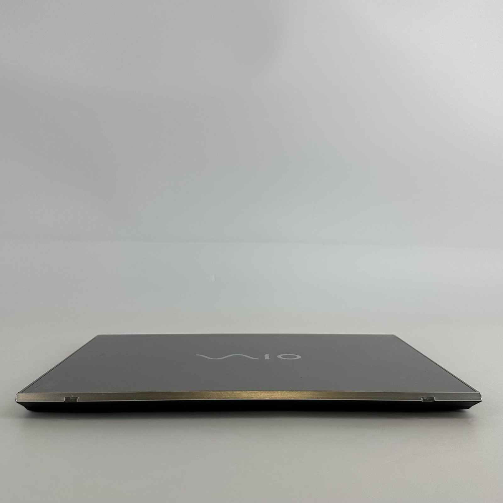 Vaio SX14 14 Gray FHD i5-8265U 1.60GHz 8GB RAM 256GB SSD Good