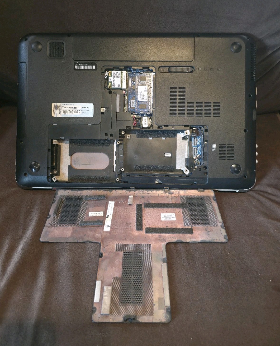 HP Pavilion 17.3″ DV7-6B55DX Laptop Intel i5-2430M 2.4GHz 8GB NO HDD NO Charger