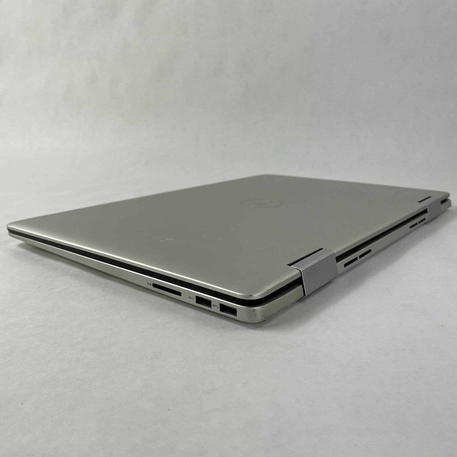 Dell Inspiron 7786 17.3″ i7-8565U 1.80 GHz 8 GB RAM No SSD/OS/AC NVDIA MX250