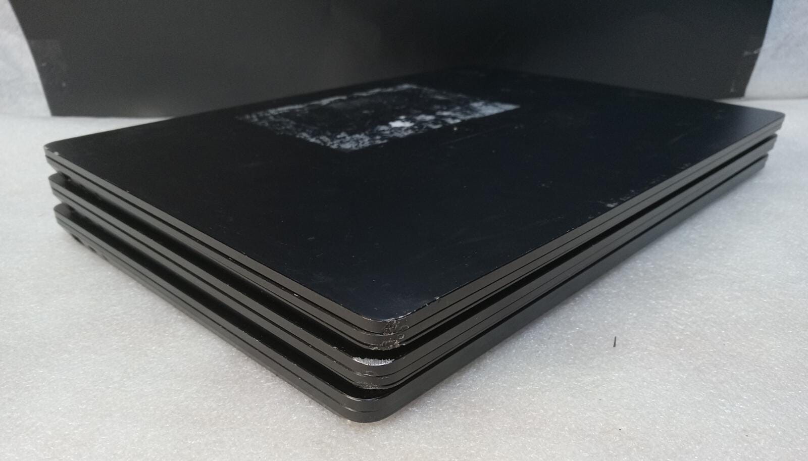 Microsoft Surface Laptop 3 1868 13.5″ i5-1035g7 256GB M.2 SSD 8GB DDR4 NO OS