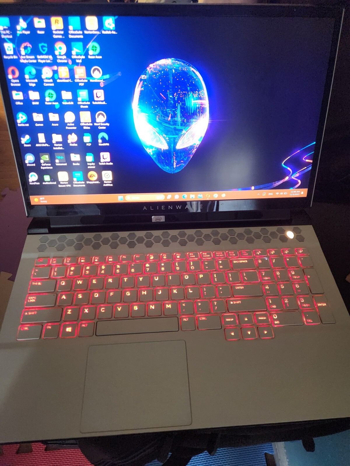 Alienware m17 R3 17.3″ FHD 300Hz i9-10980HK 32GB 2TB SSD RTX 2080 Super