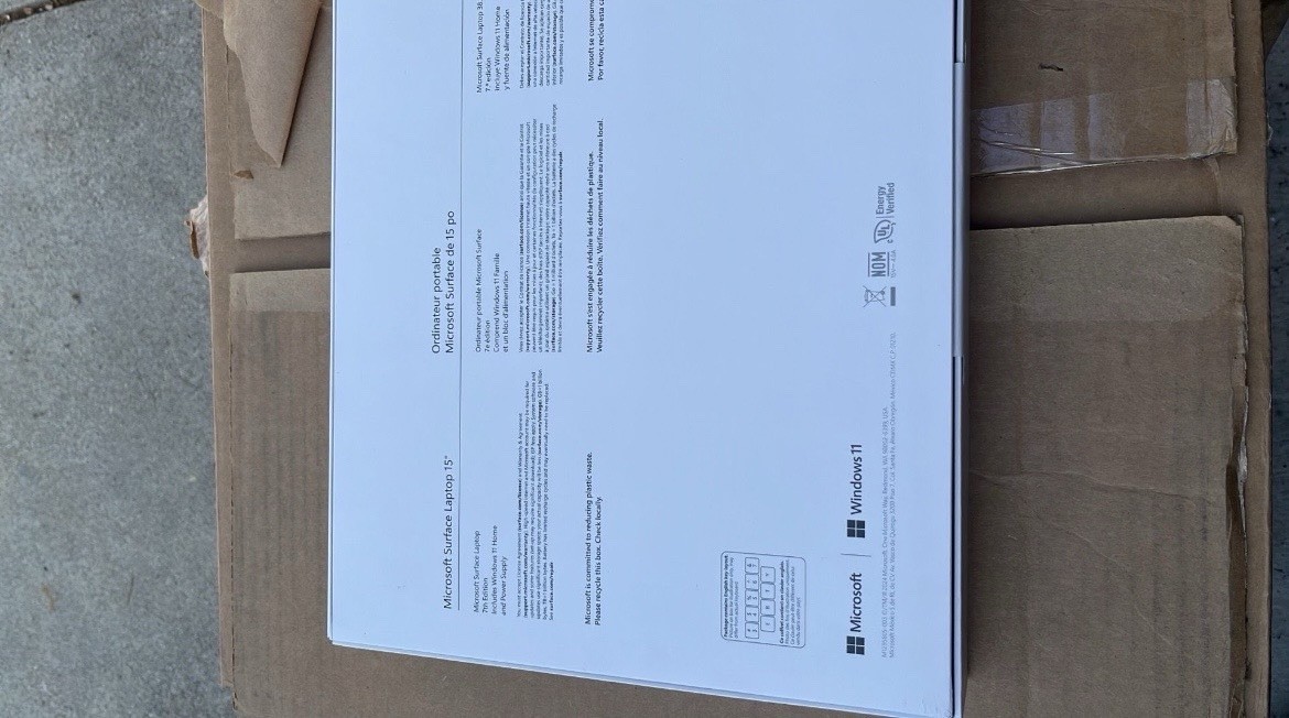 Microsoft Surface Laptop 15″ Silver i7-1255U 16GB 256GB SSD Windows 11