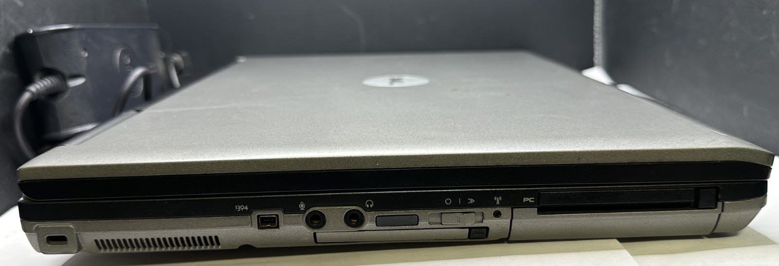 DELL D820 CORE 2 DUO, WIN 98, 64 GB SSD POWER ADAPTER, STRICTLY FOR PARTS/REPAIR