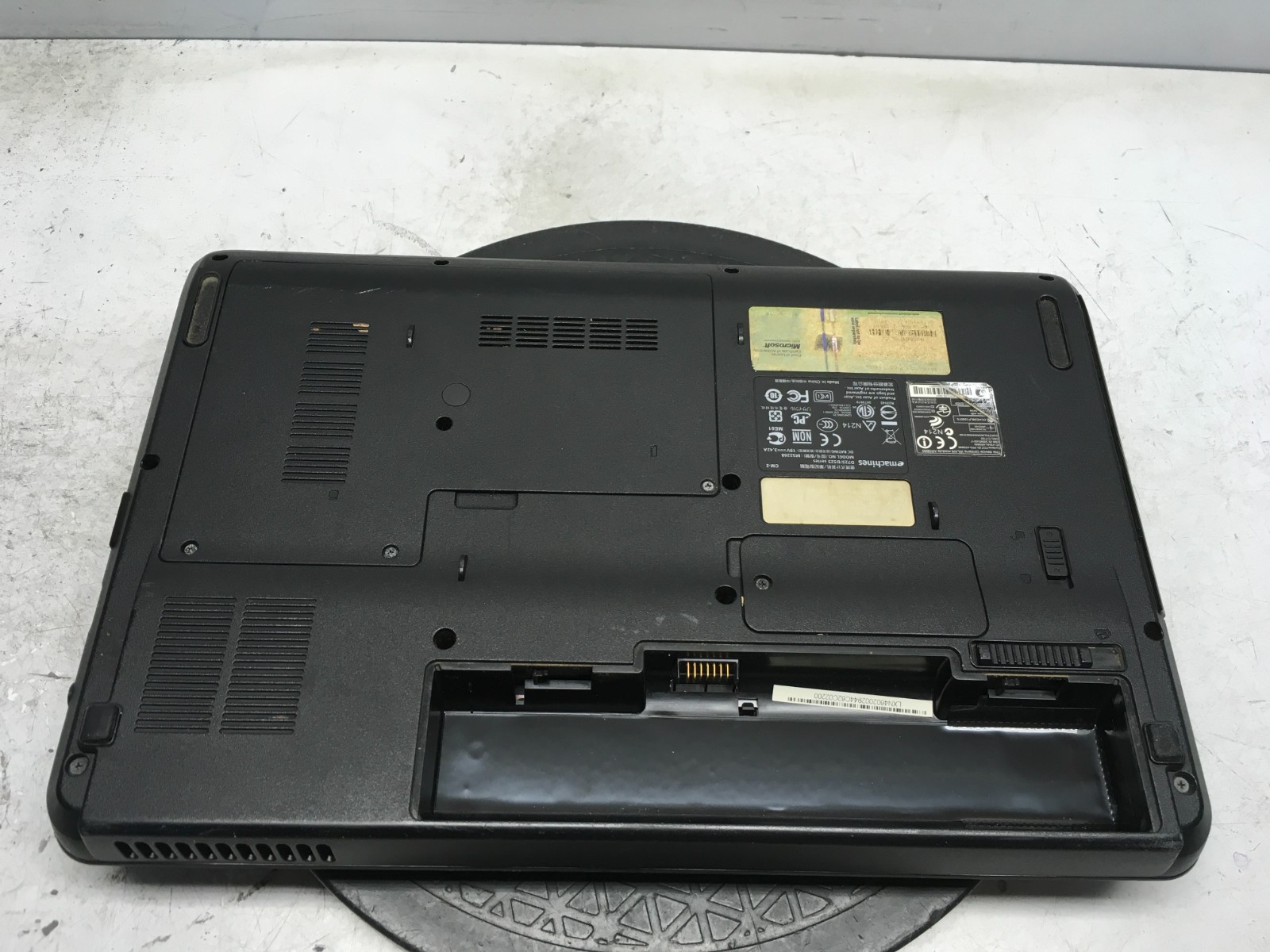 eMachines CM-2 Intel Celeron 900 2.2GHz 3 GB NO HDD