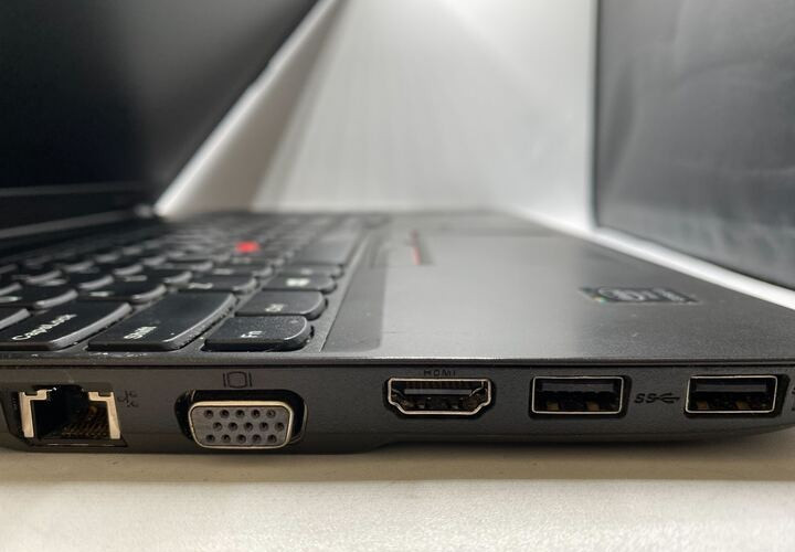 Lenovo ThinkPad E550 15.6″ Intel Core i3-4005U 1.70GHz 8GB RAM 256GB SSD