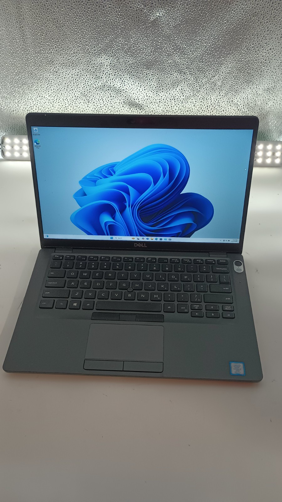 3145168 Latitude5400 w/charger.i7-8665U vPro .8GB.128GB M.2″.14″FHD.W11.Nice!