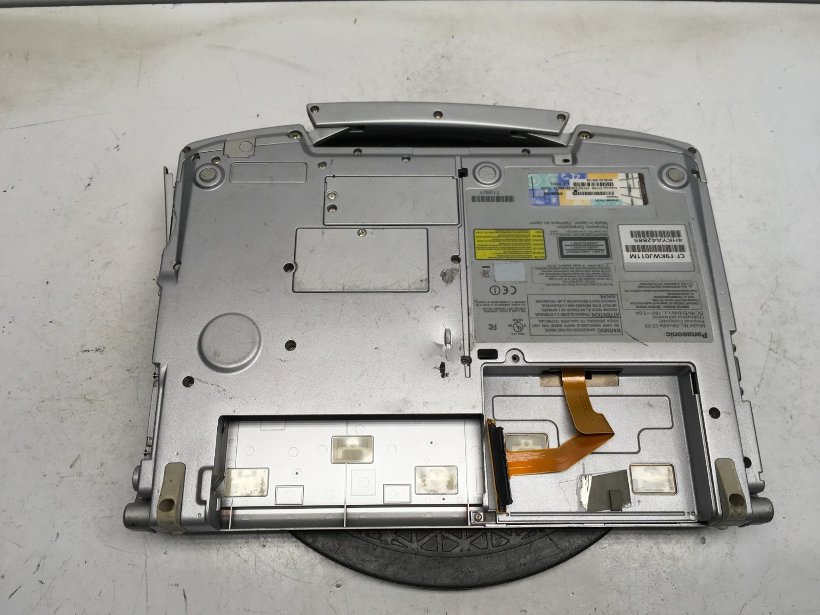 Panasonic CF-F9 Intel i5-M560 2.67GHz 2 GB NO HDD/Battery