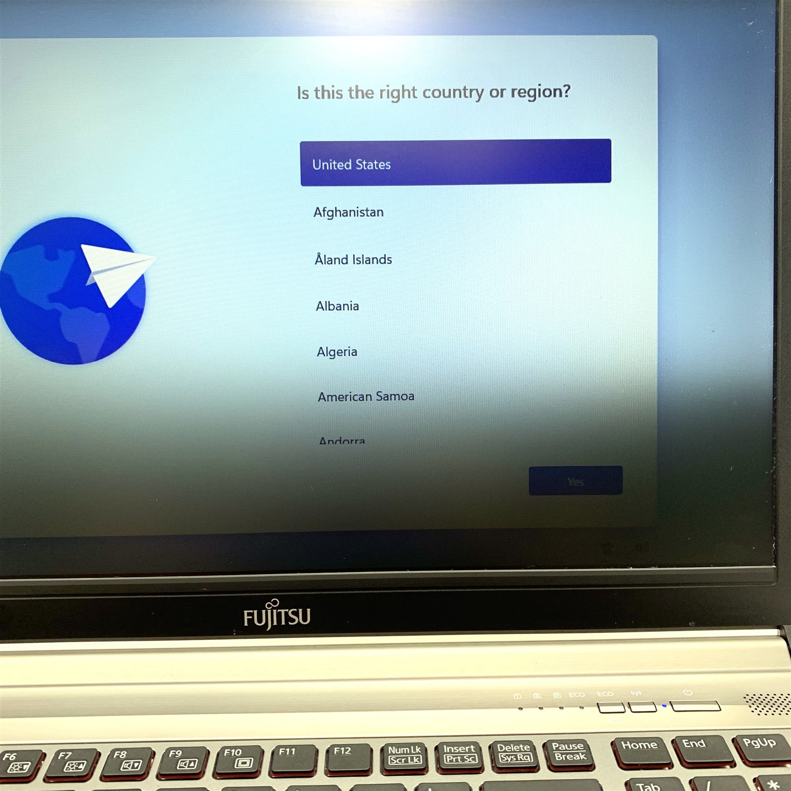 Fujitsu Lifebook E756 15″ Intel i7-6600U 2.60GHz 8GB 240GB SSD Win11 Dark Screen