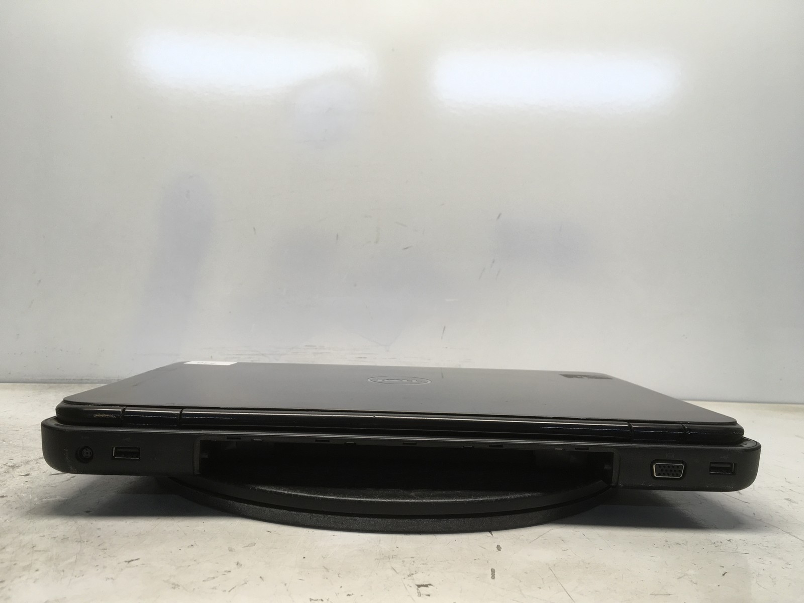 Dell Inspiron N5010 Intel i5-M460 2.53GHz 4 GB NO HDD No Batt