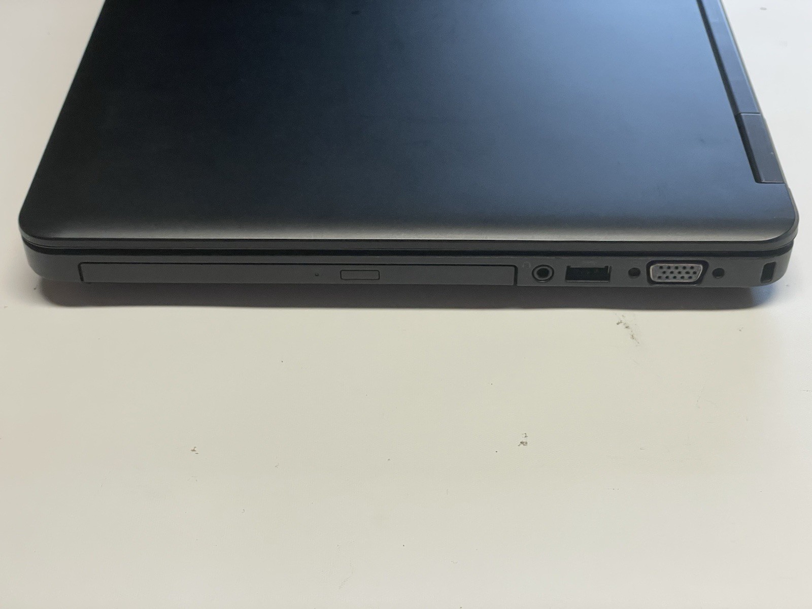 DELL LATITUDE E5440 Laptop w/ Intel Core i3-4010U 1.70 GHz + 4 GB No HD/OS/Cable
