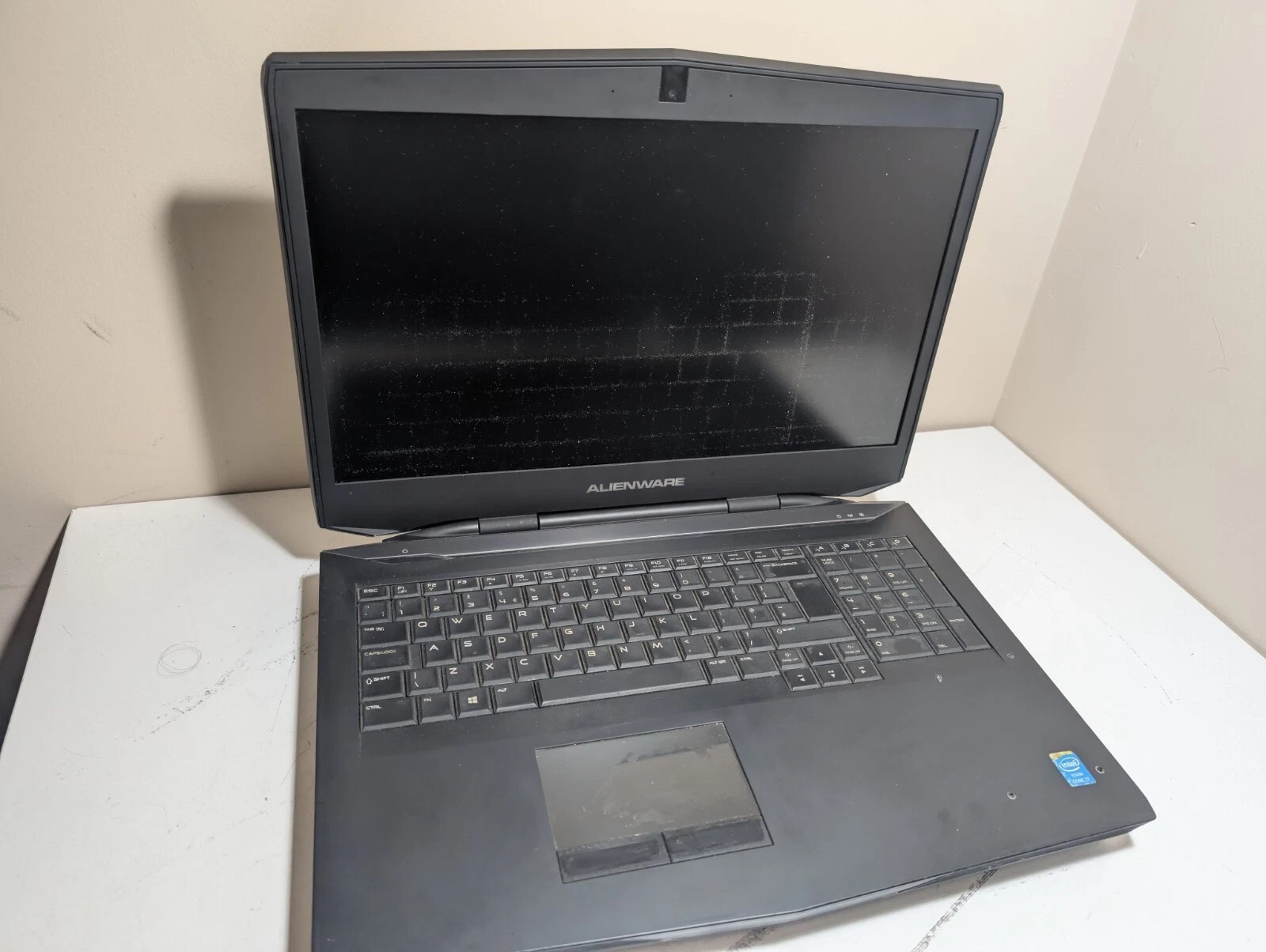 Alienware 17 i7-4700MQ No RAM No HDD no video card As is