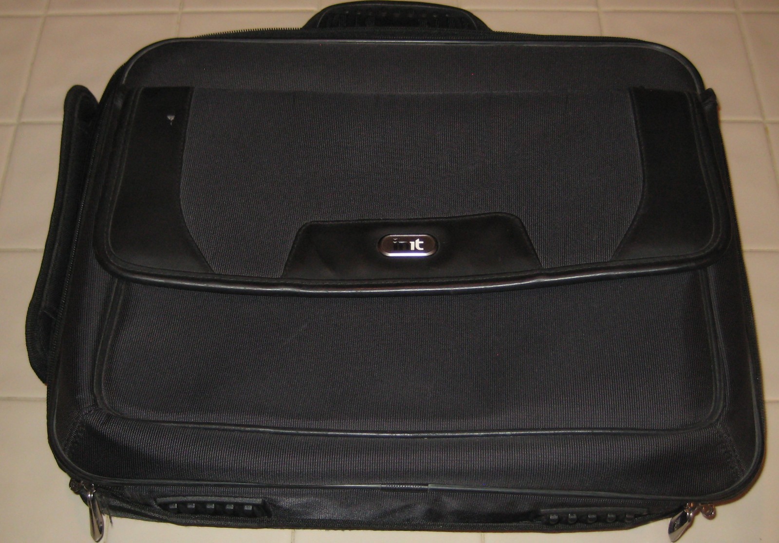 Toshiba Satellite L305-S5941 Laptop, Intel Core 2 Duo, 3GB RAM, 200GB HDD, Win 7