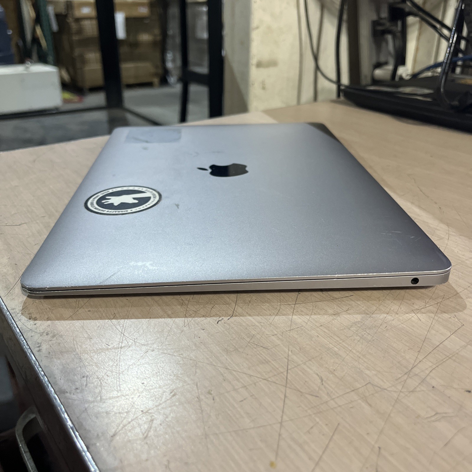 APPLE MACBOOK AIR 13″ SCISSOR, 2020 CORE I3-1000NG4 1.1GHZ 8GB RAM 256SSD ~