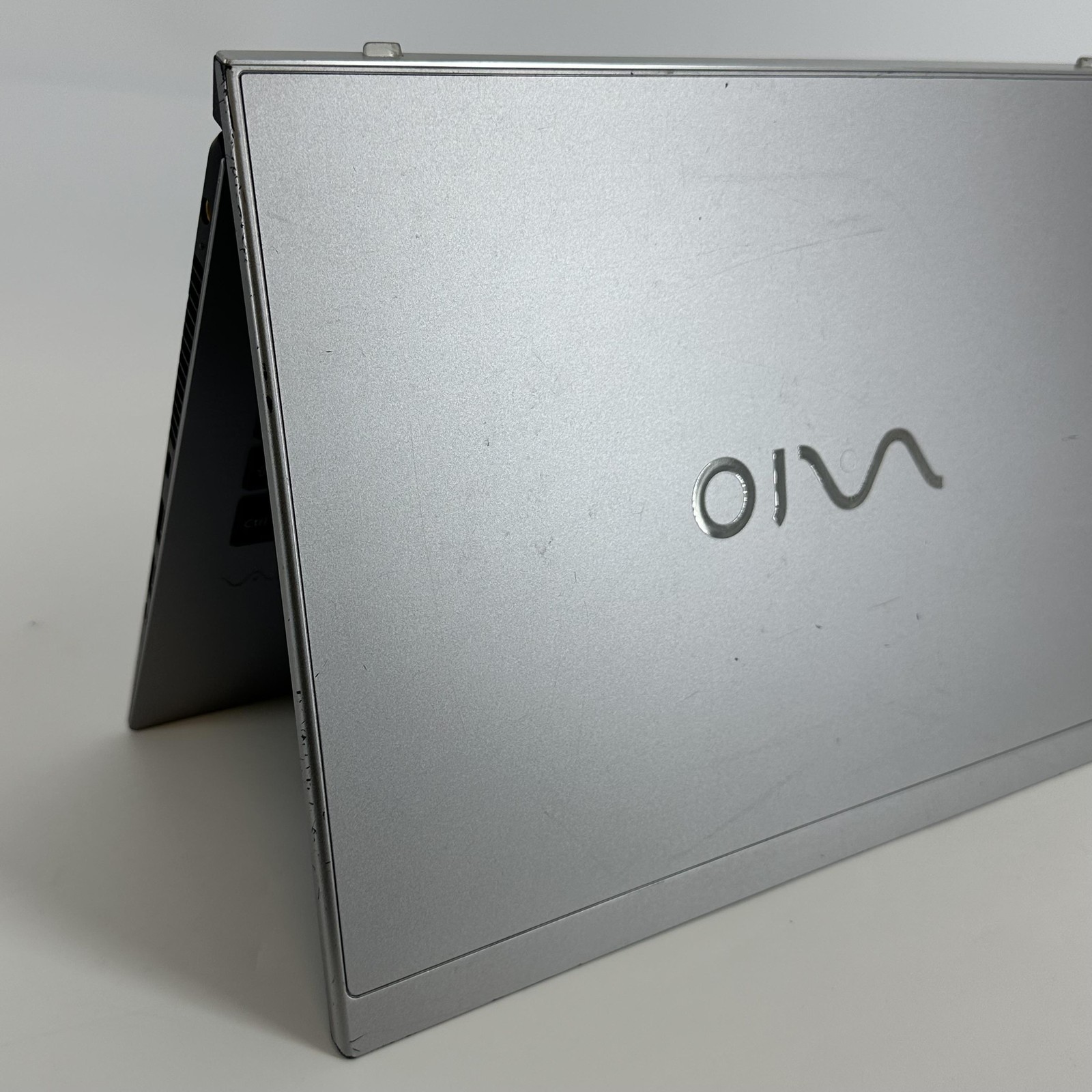 Vaio SX14 14 Gray FHD i5-8265U 1.60GHz 8GB RAM 256GB SSD Good