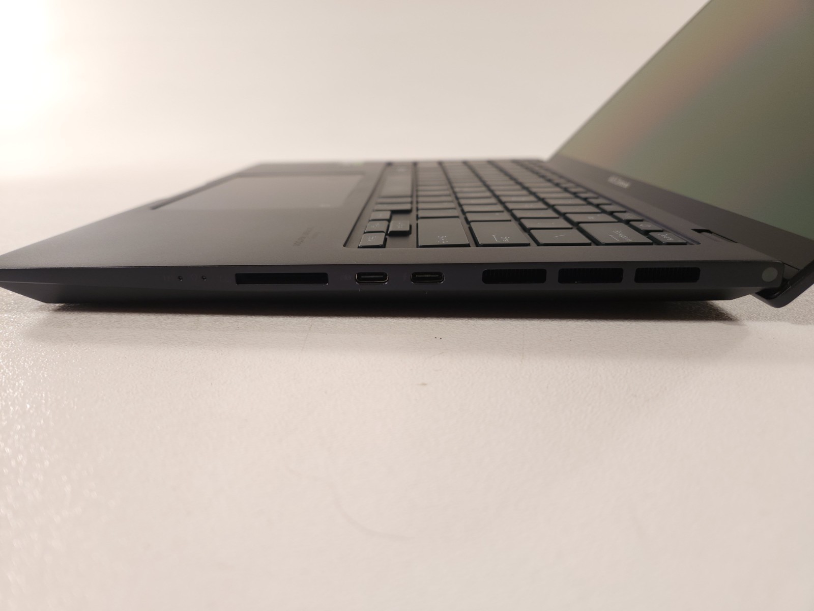 ASUS Zenbook Pro 14 OLED UX6404V I9 13900H, 32GB RAM, RTX 4060, 1TB SSD
