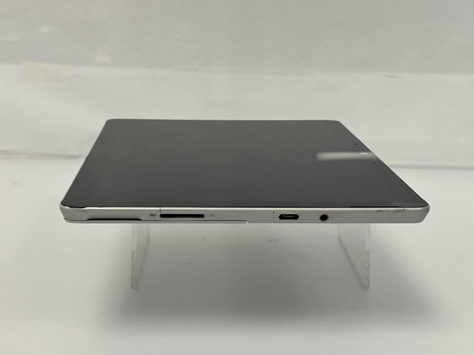 Microsoft 1926 Surface Go 2 10.5″ Pentium 4425Y @1.70Ghz 4GB Ram 64GB eMMc (5)