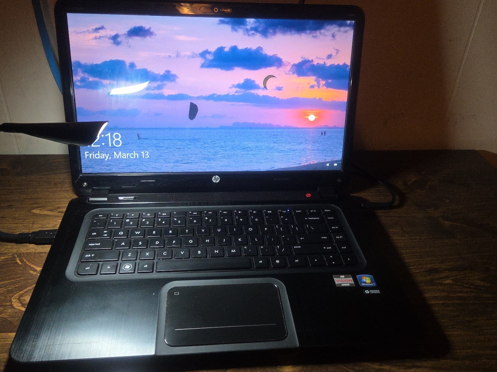 HP Envy 6-1014nr AMD A6-4455M 16GB RAM 512GB SSD 15.6″ Radeon HD 7500G Black/Red