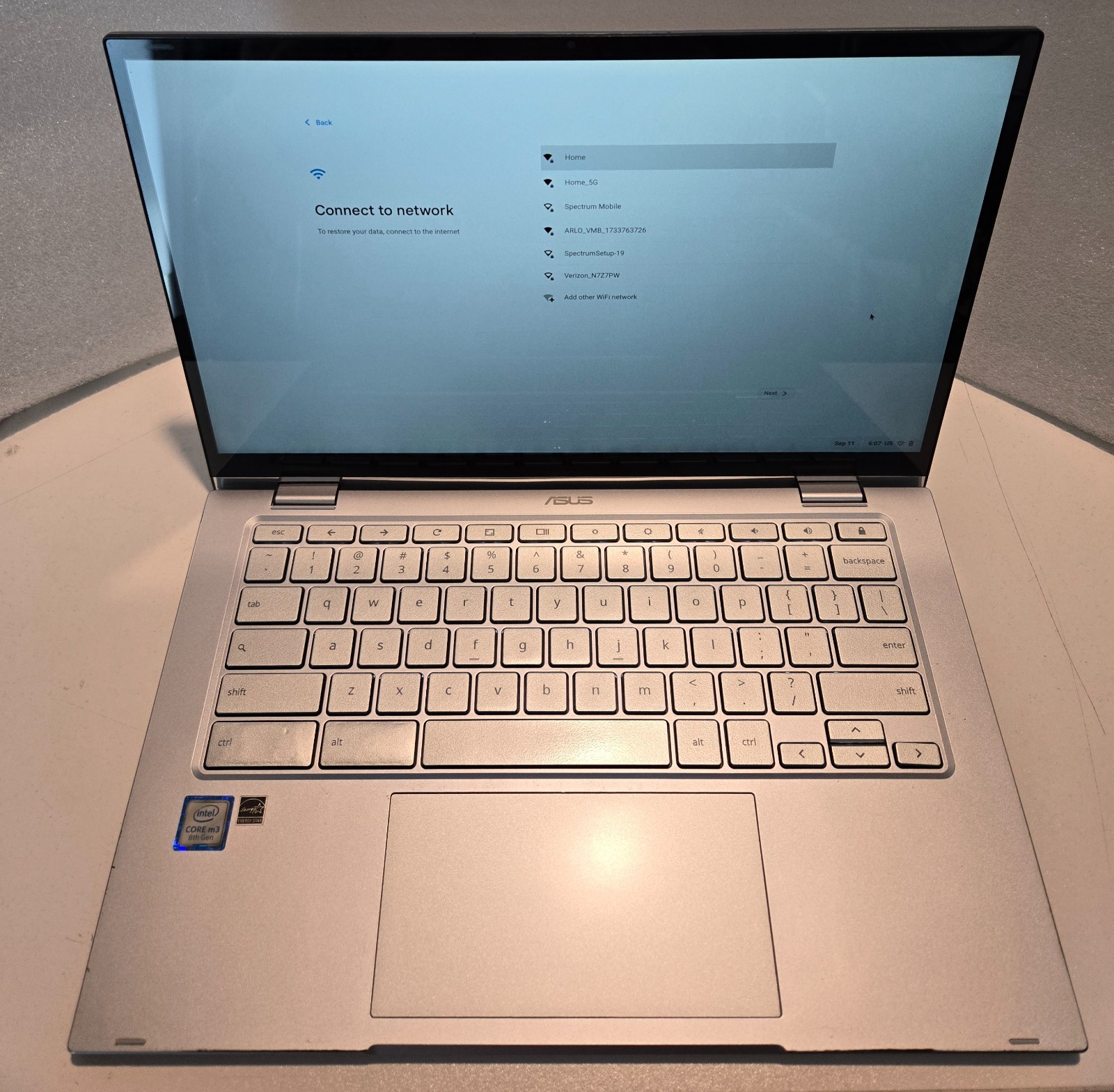 Chromebook laptop Asus 14″ FLIP 360 C433T 8gb Ram 64gb emmc good condition.