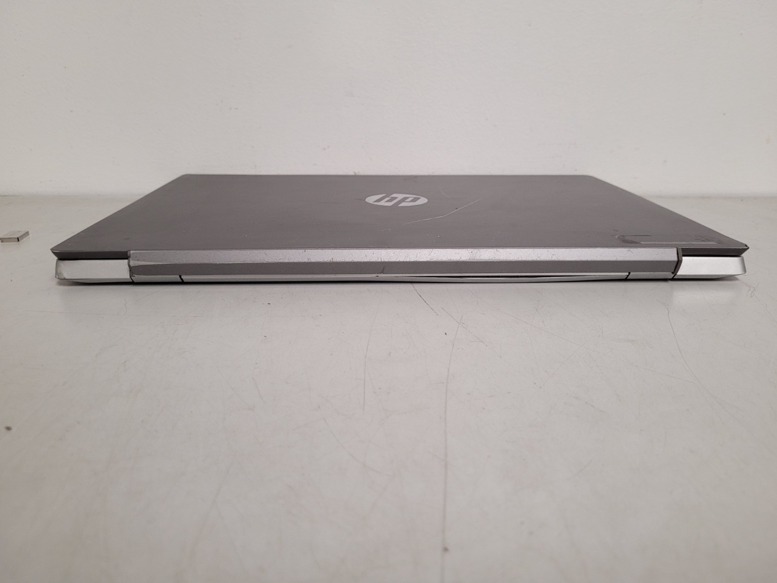 Hp pavilion 15-cs2064st i7-8565u 1.8ghz 8gb ram 240gb ssd charger 5CD9415DNQ