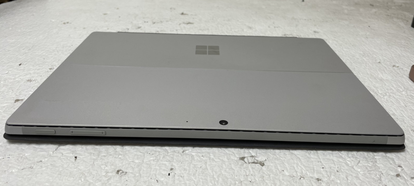 Microsoft Surface Pro 7 1866 Intel i5-1035G4 @1.10GHz 8GB RAM 128GB SSD NO OS