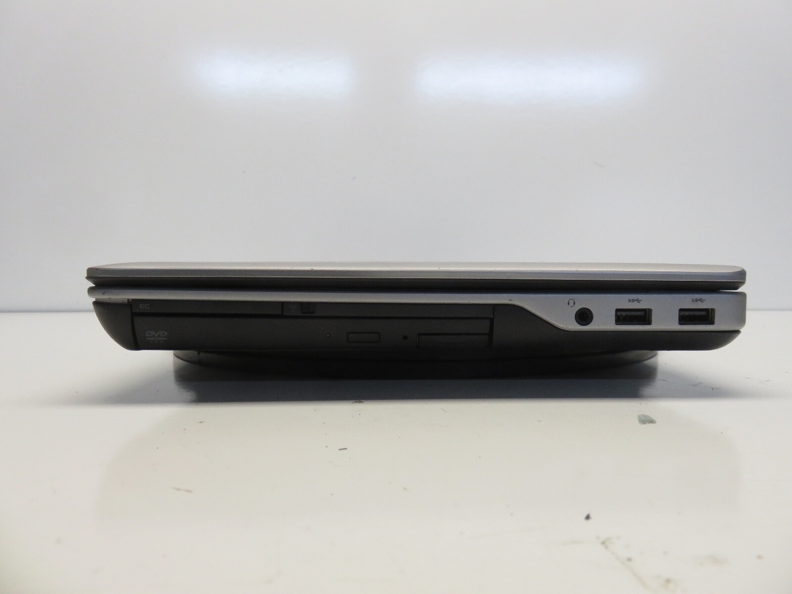 Dell Latitude E6540 Intel i5-4300M 2.6GHz 8 GB NO HDD No Batt – Bad Display
