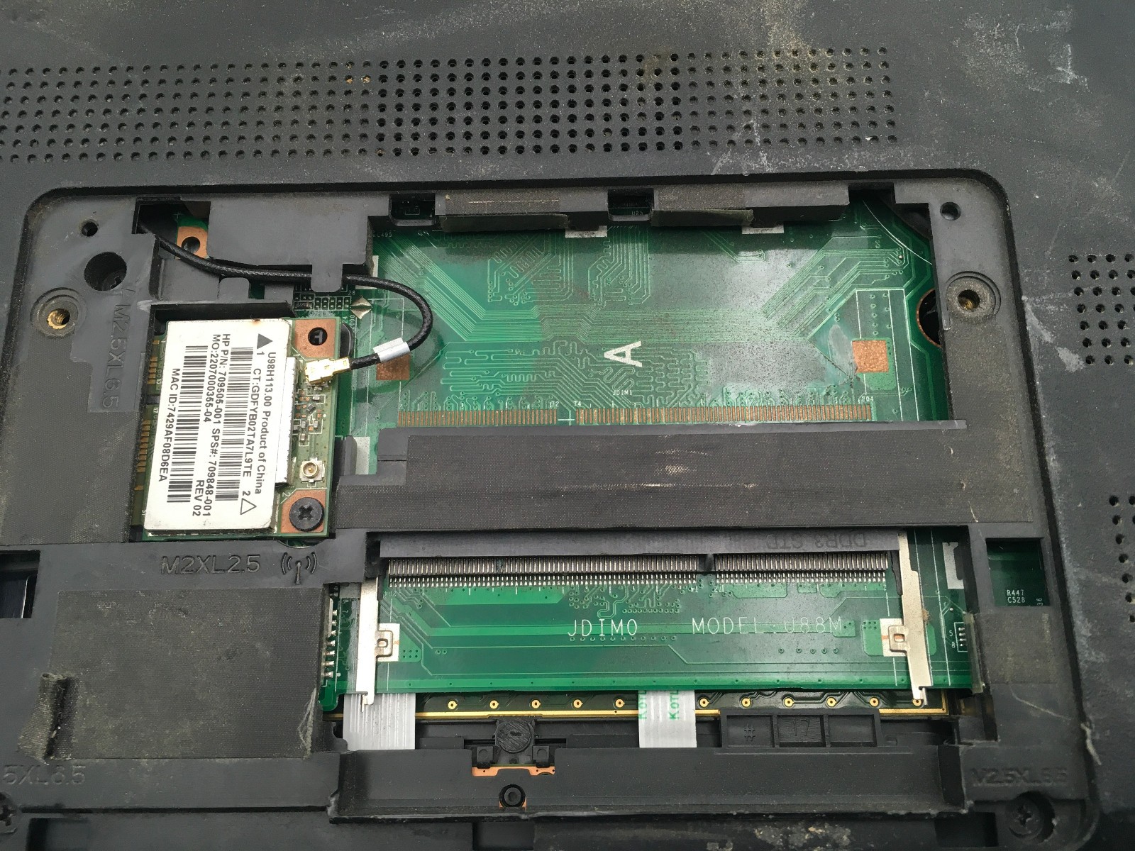 HP 15 F011NR – FOR PARTS – AMD E2 QUAD CORE – NO RAM/DAMAGED RAM SLOTS -READ- BB